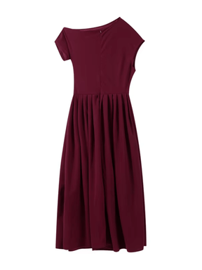 Vestido Maxi com Ombro Assimétrico e Saia Plissada Sofisticada – Luana