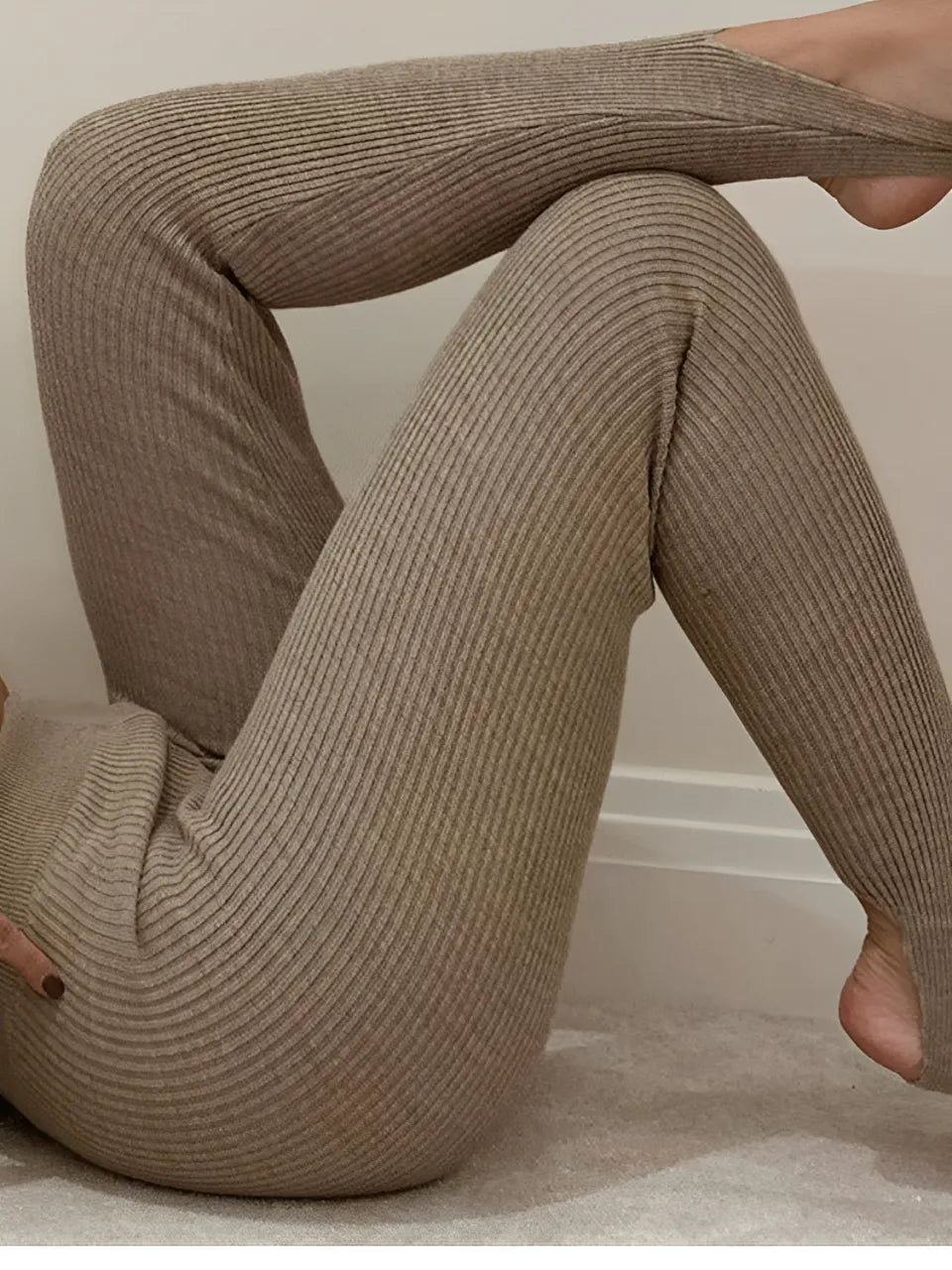 Calça Feminina Legging Canelada Cintura Alta com Pézinho - Leticia