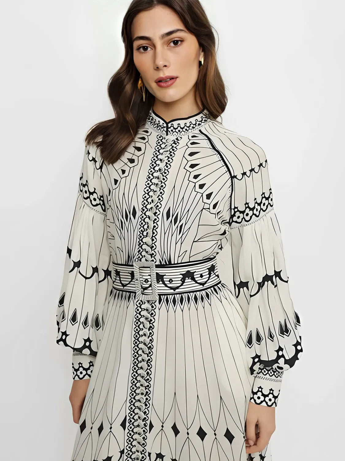 Vestido Feminino Midi Estampado Elegante com Gola Padre Cinto e Mangas Longas - Mia