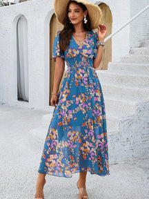 Vestido Midi Floral Fluido com Decote em V e Mangas Curtas – Salma
