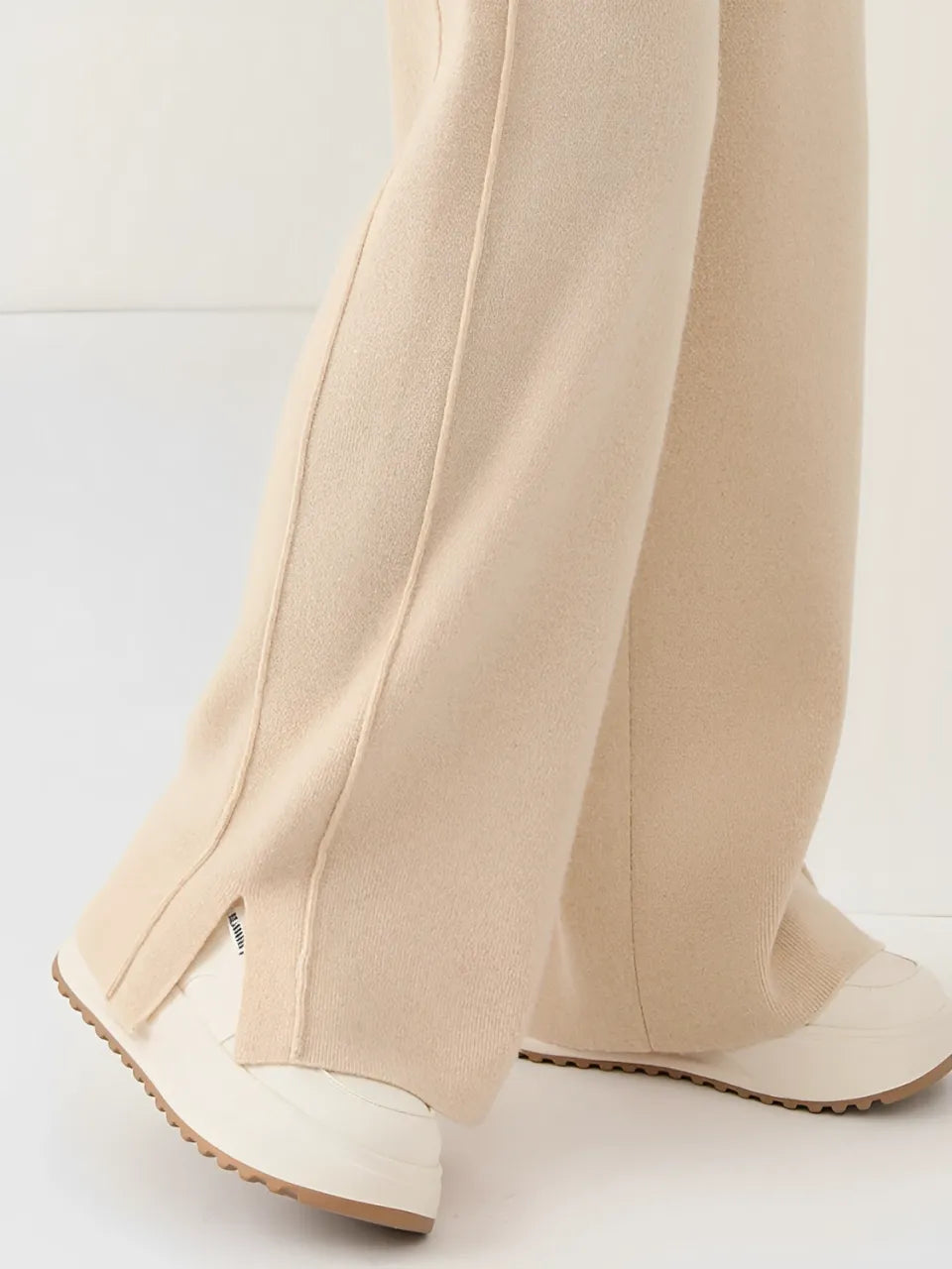 Calça Pantalona Feminina de Lã com Bolsos e Abertura na Barra – Vivian [FRETE FULL]