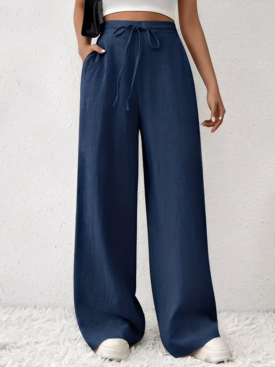 Calça Pantalona com Cintura Alta Elástica e Amarração Ajustável – Anya