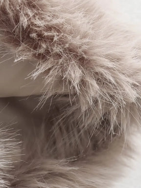 Casaco Feminino Peluciado de Pele Sintética com Bolsos - Margot