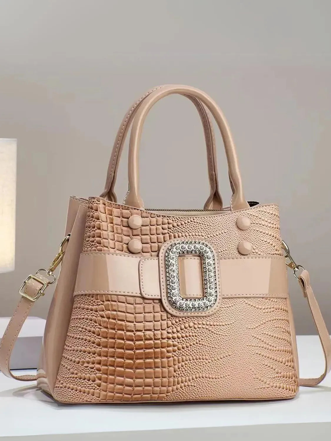 Bolsa Feminina de Ombro em Couro Brilhante com Textura Crocodilo - Tereza