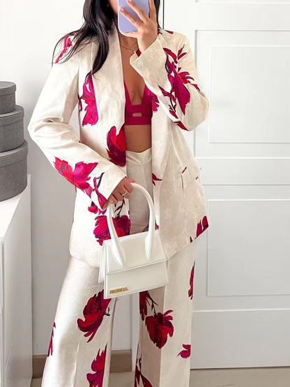Conjunto Feminino Floral de Alfaiataria com Blazer de Botão e Calça Flare - Lia