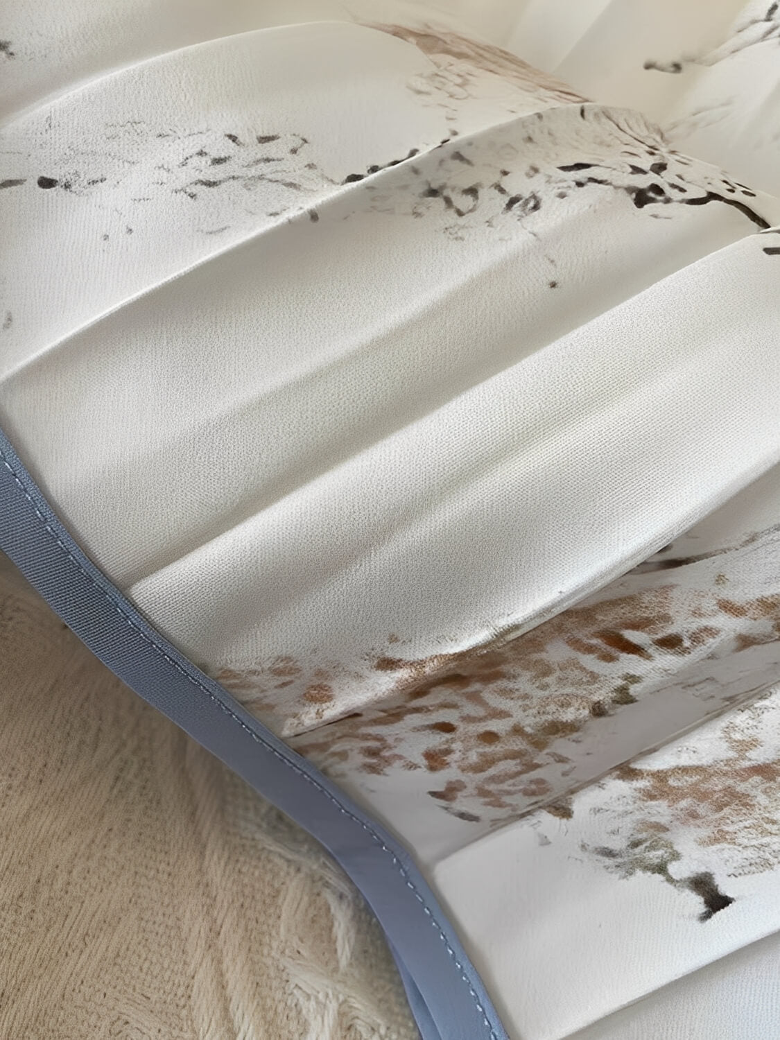 Vestido Longo Plissado Floral com Decote em V e Cinto-Faixa – Seraphina