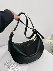 Bolsa Tiracolo Meia-Lua Couro PU Texturizado com Alça Ajustável - Roselyn