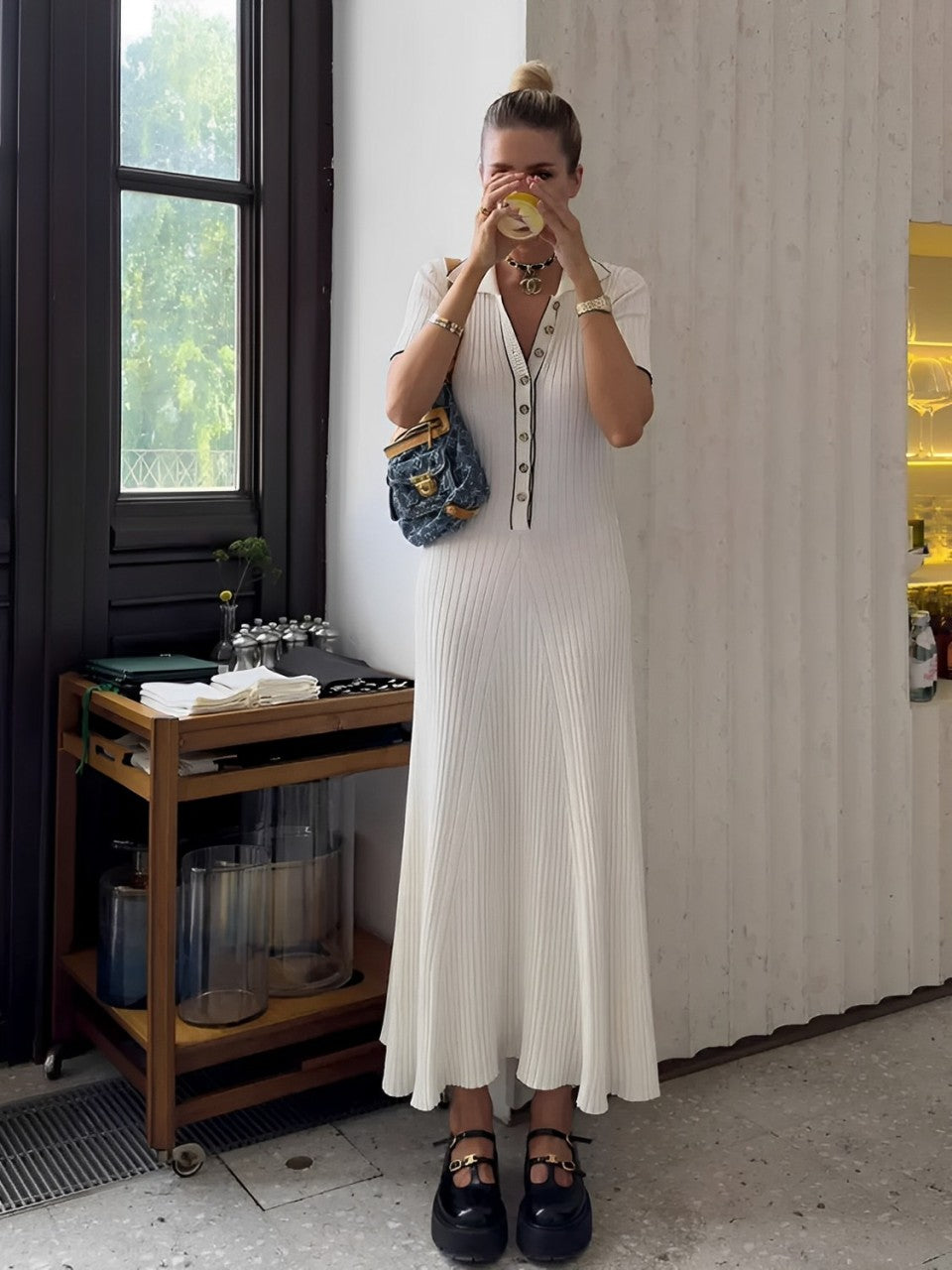 Vestido Longo de Tricô Canelado com Decote V e Botões – Evelyn