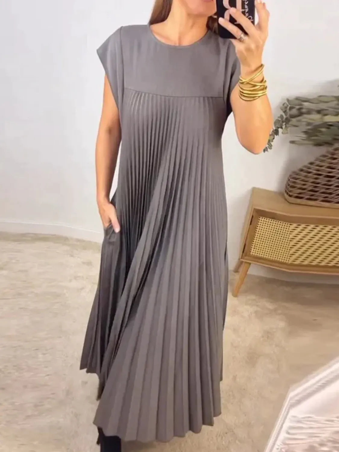 Vestido Longo Plissado Soltinho com Mangas Curtas e Decote – Diana [FRETE FULL]