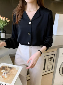 Camisa Feminina Acetinada com Gola Polo e Botões - Lucy