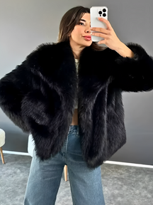 Casaco Feminino Peluciado de Pele Sintética com Bolsos - Margot