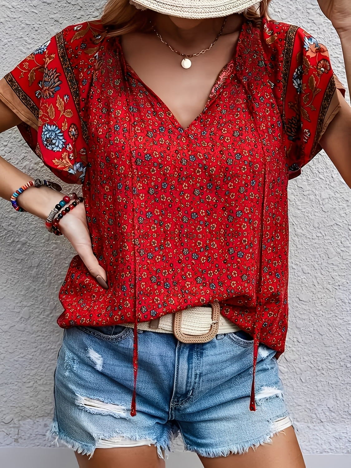 Blusa de Viscose com Mangas Borboleta e Estampa Floral – Tereza