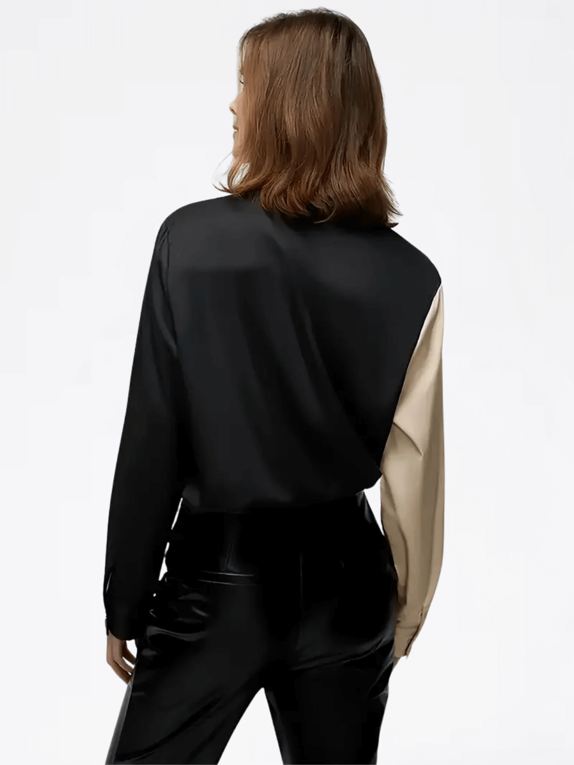 Camisa Feminina Acetinada Bicolor com Botões Dourados e Punhos com Fechamento em Botão - Joyce