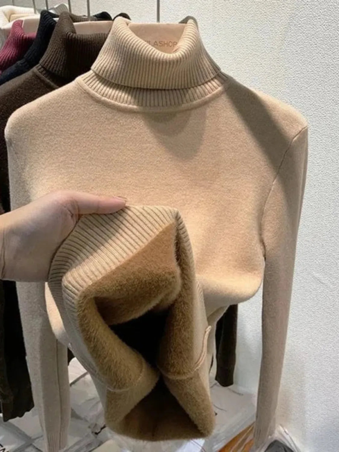 Suéter Peluciado de Algodão com Gola Alta Canelada Básico - Hillary