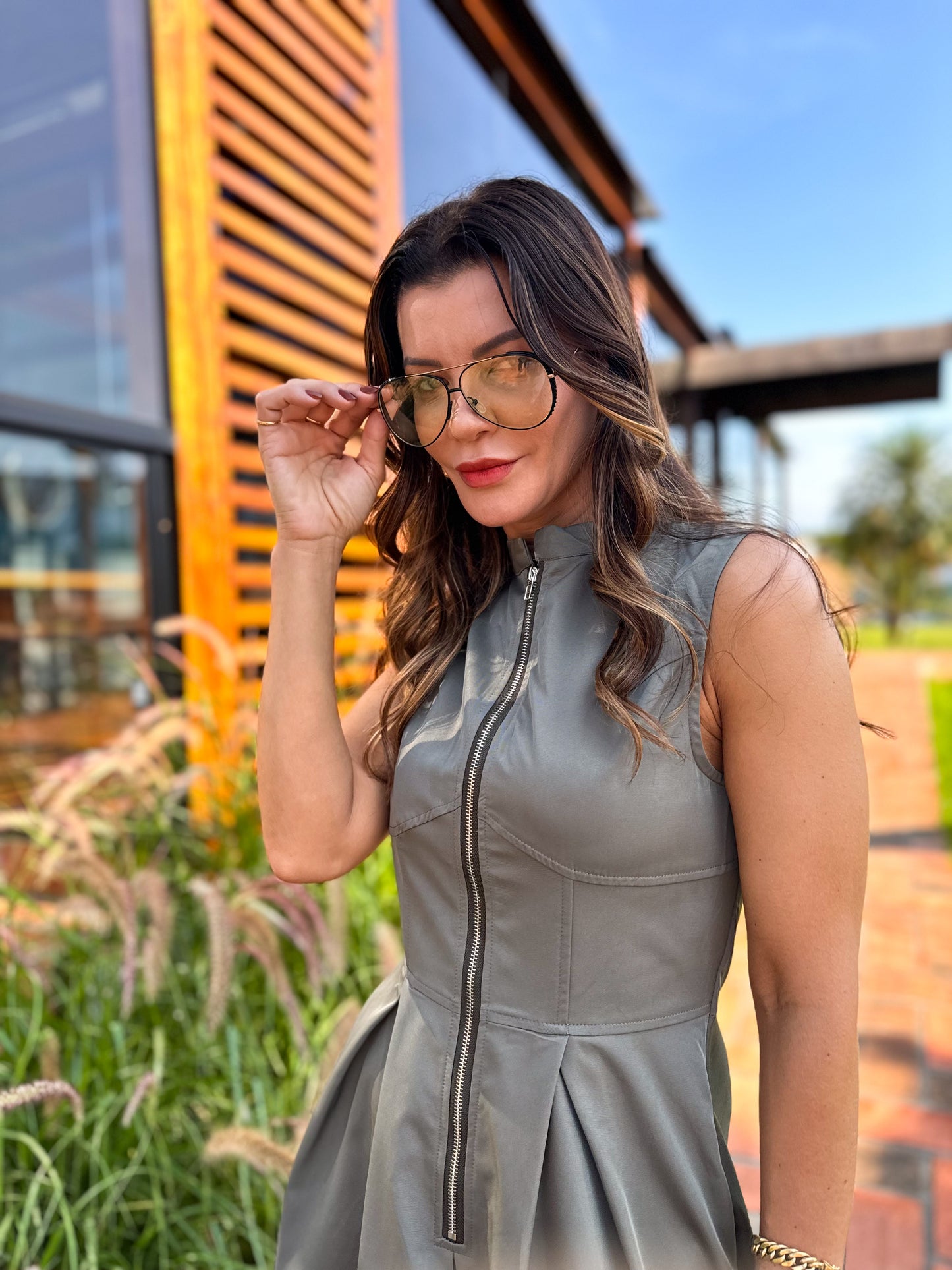 Vestido Feminino Longo Fechamento em Zíper no Busto com Cintura Império e Bolsos - Liriel [FRETE FULL]