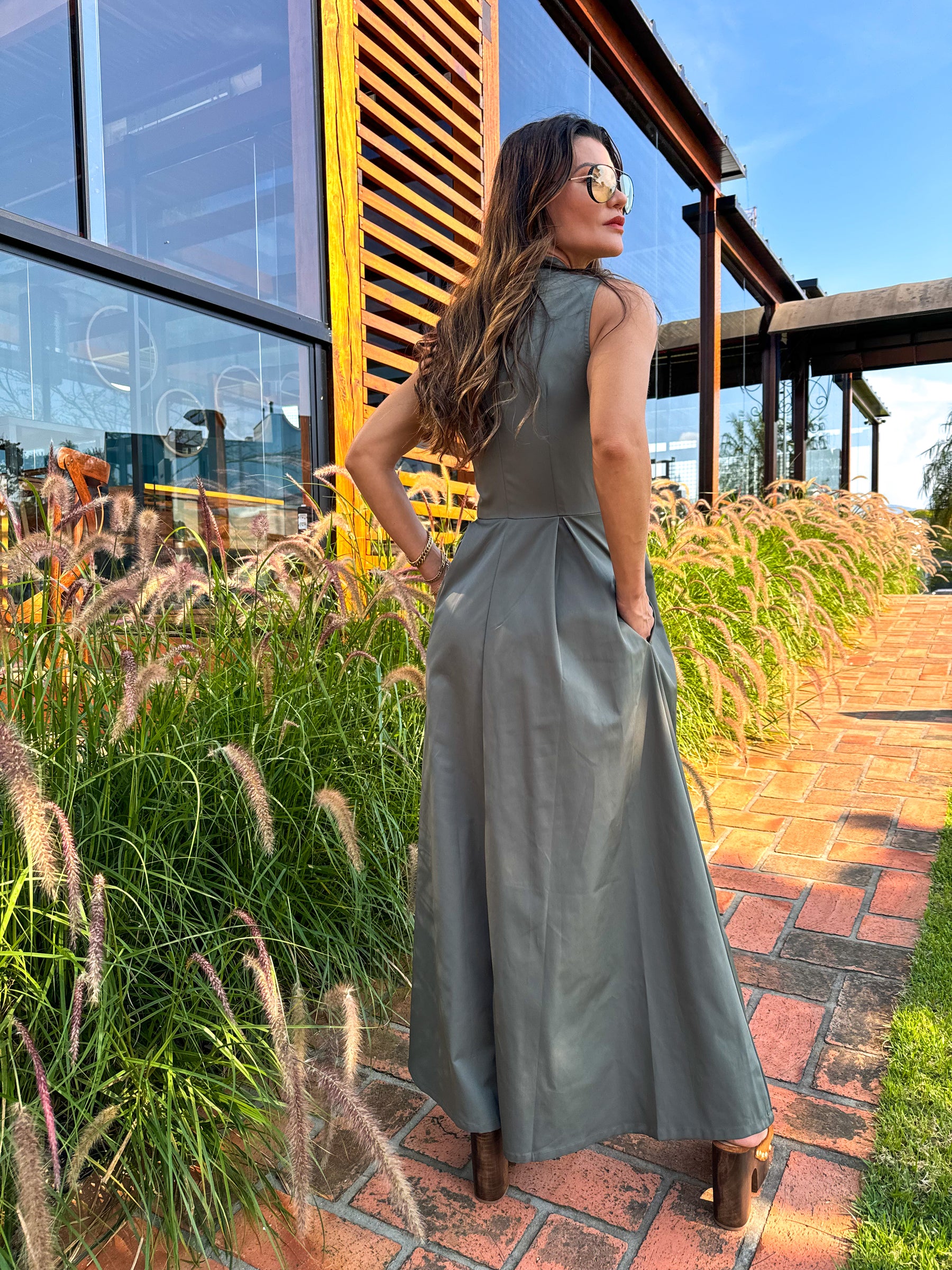 Vestido Longo com Zíper no Busto Cintura Império e Bolsos – Liriel