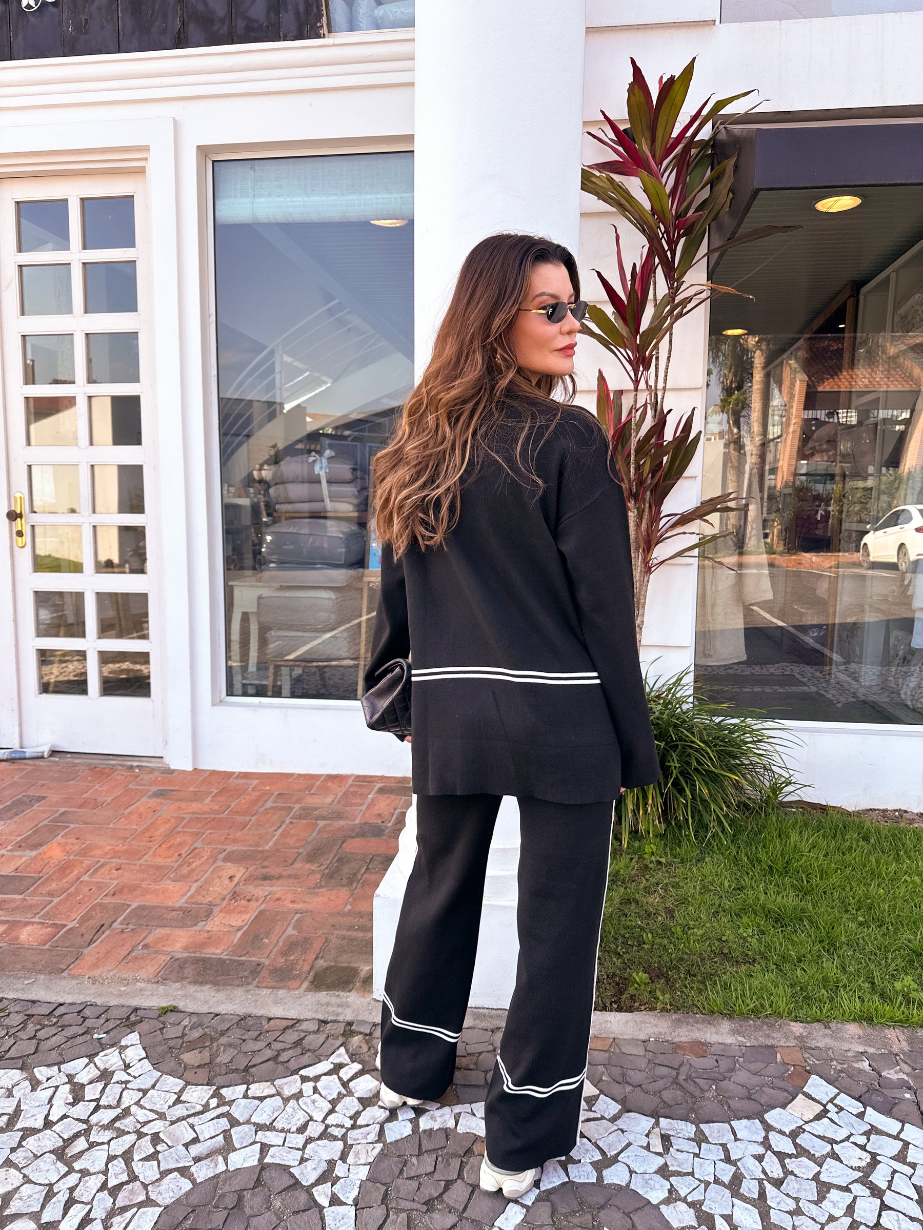 Conjunto de Tricô com Suéter Mullet Gola Alta e Calça Confortável – Kim