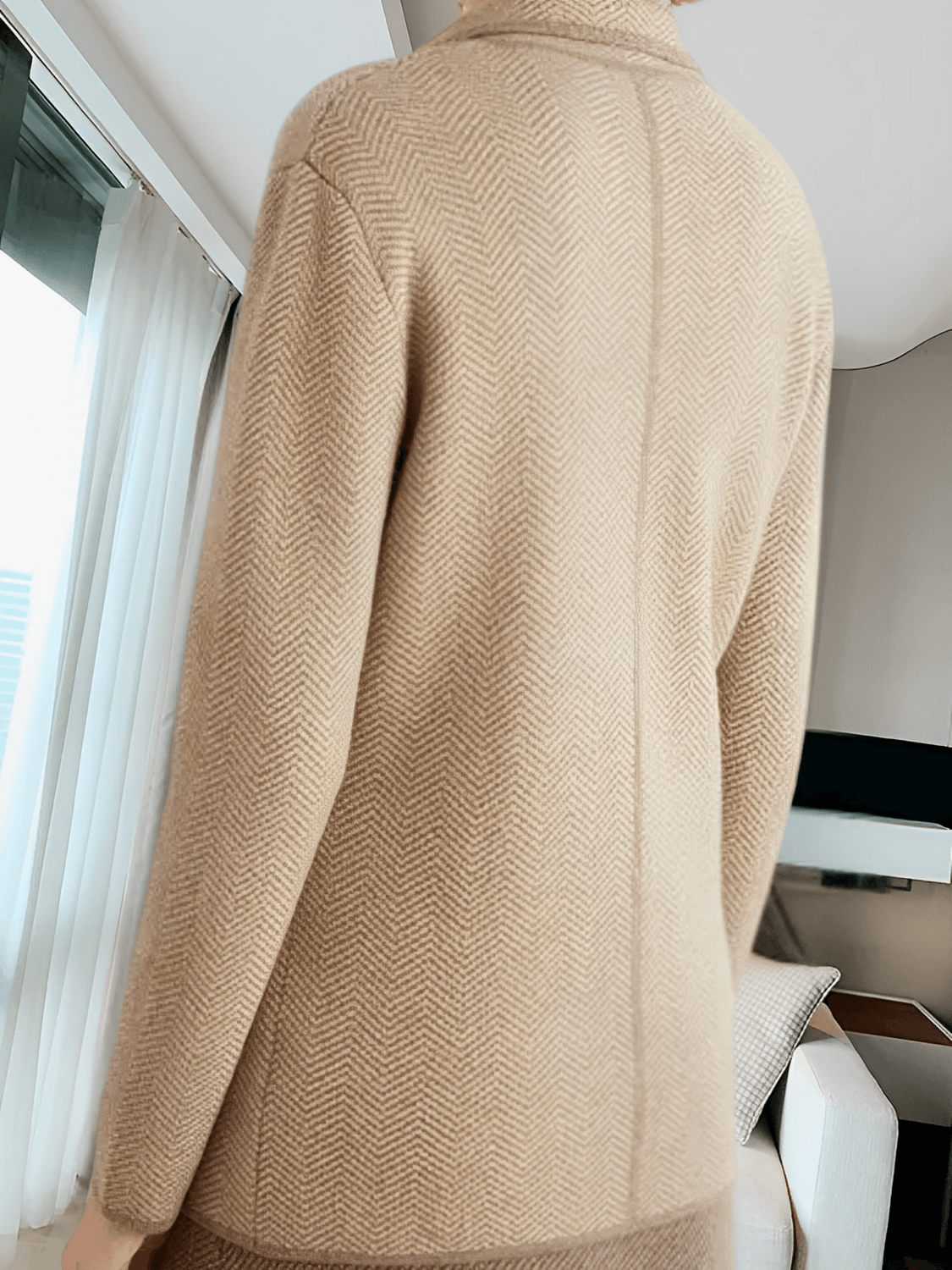 Blazer em Lã Estruturada com Gola Clássica e Bolsos  – Maria